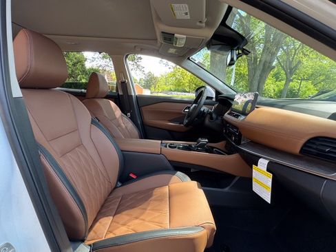 New 2026 Nissan Rogue Platinum AWD/4WD image 6