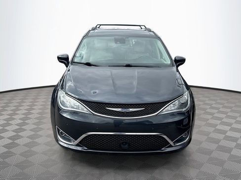 Used 2020 Chrysler Pacifica Touring-L w/ Advanced Safetytec Group FWD image 2