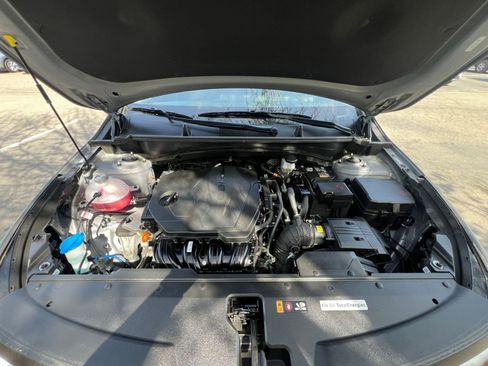 Used 2025 Kia Sportage LX image 32