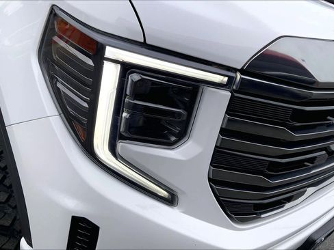 Used 2023 GMC Sierra 1500 AT4 image 28