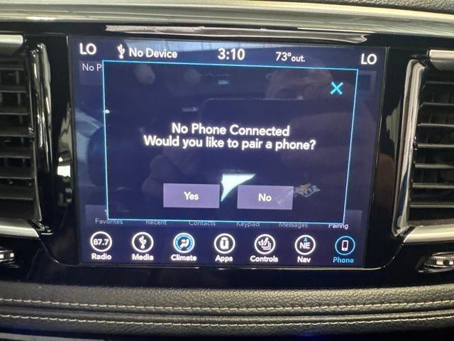 Used 2019 Chrysler Pacifica Limited w/ Advanced Safetytec Group FWD image 23