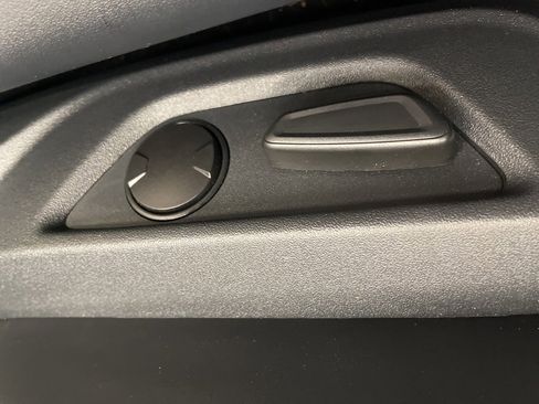 Used 2024 Ford Mustang Convertible image 12