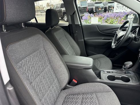 Used 2023 Chevrolet Equinox LT FWD image 25