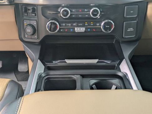 Used 2025 Ford F250 Lariat w/ Chrome Package image 21