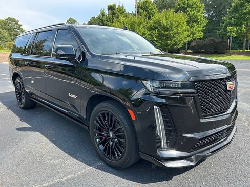 Used 2024 Cadillac Escalade ESV V w/ LPO, Floor Liner Package AWD/4WD image 22
