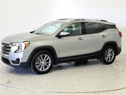 Used 2023 GMC Terrain SLT FWD image 3