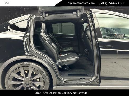Used 2022 Tesla Model X image 19