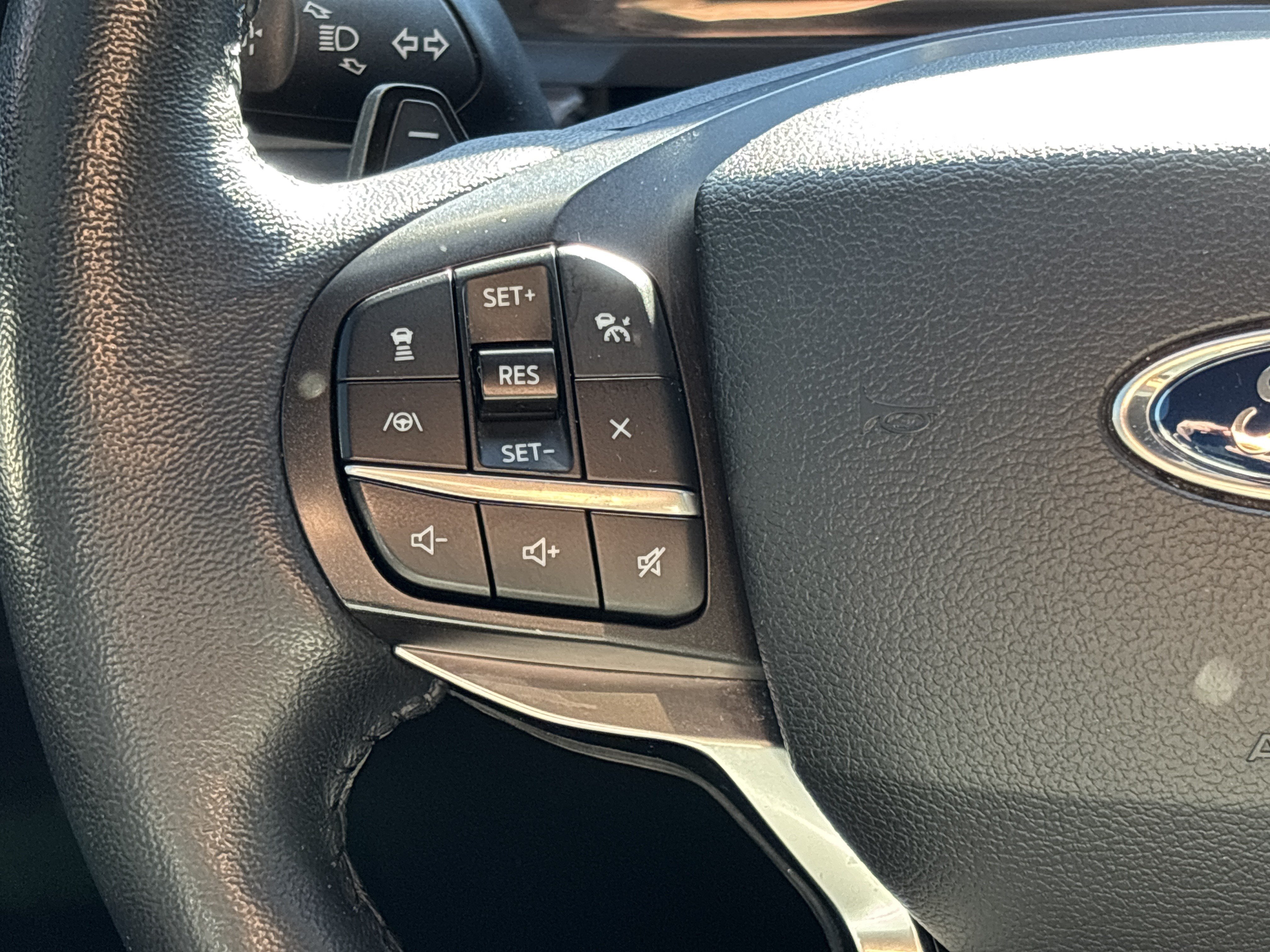 Used 2020 Ford Explorer Limited RWD image 20