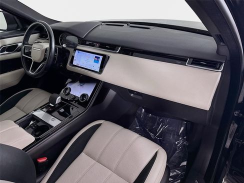 Certified 2022 Land Rover Range Rover Velar R-Dynamic S AWD/4WD image 31