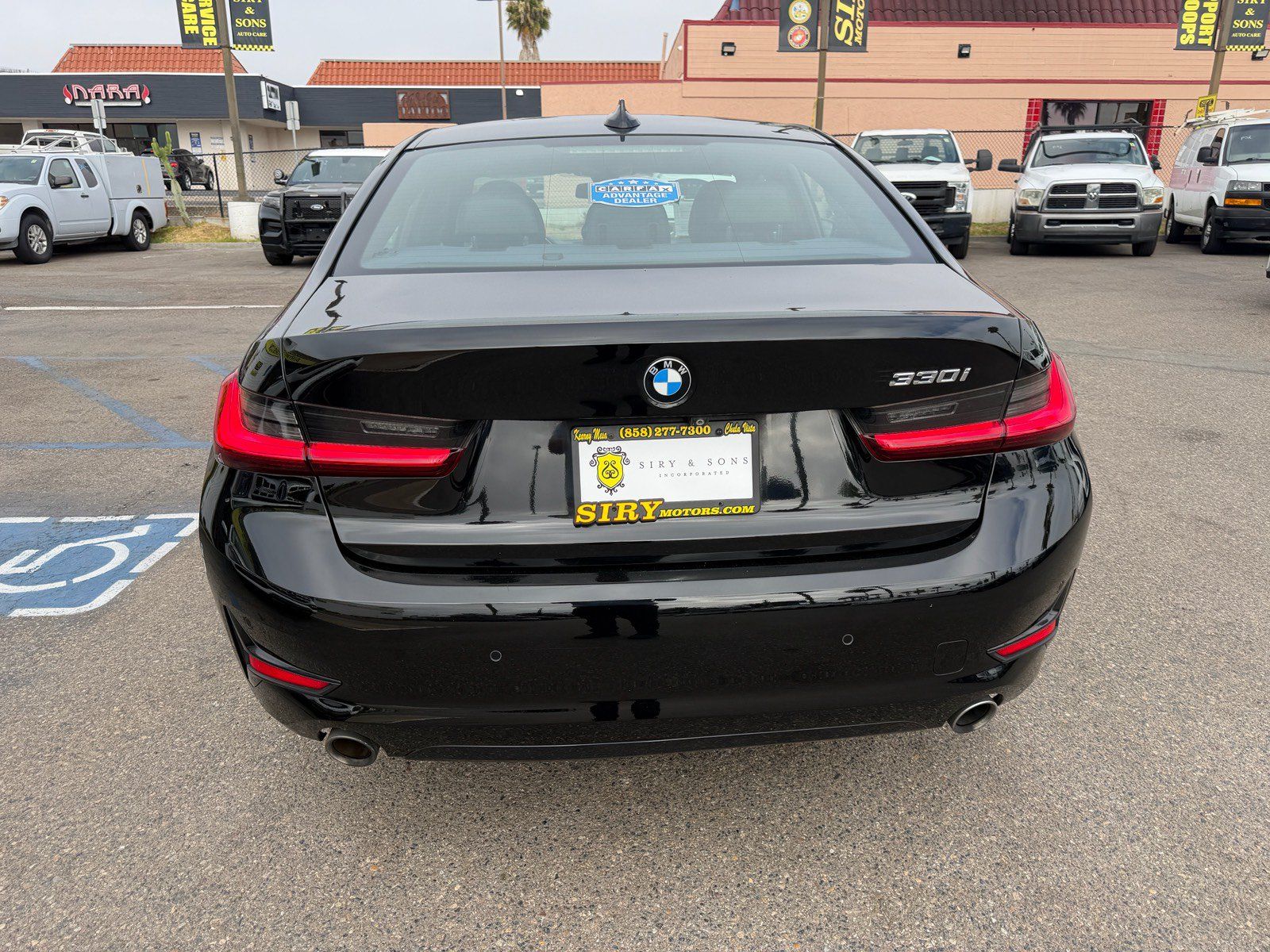Used 2019 BMW 330i Sedan w/ Convenience Package RWD image 4