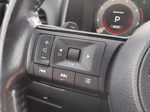 Used 2021 Nissan Rogue Platinum image 9