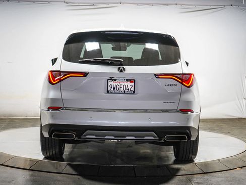 Used 2025 Acura MDX SH-AWD w/ Technology Package image 12