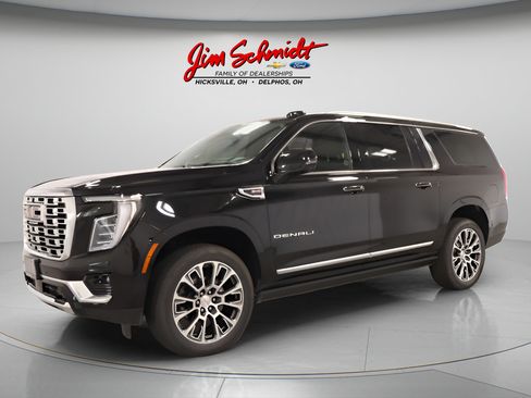 Used 2026 GMC Yukon XL Denali w/ Sun & Power Step Package AWD/4WD image 2