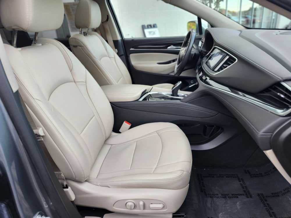 Used 2020 Buick Enclave Essence AWD/4WD image 16