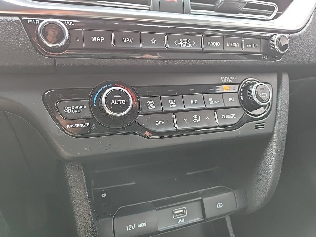 Used 2022 Kia Niro EX w/ Cold Weather Package FWD image 21