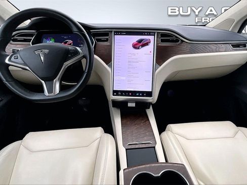 Used 2017 Tesla Model X 75D image 16