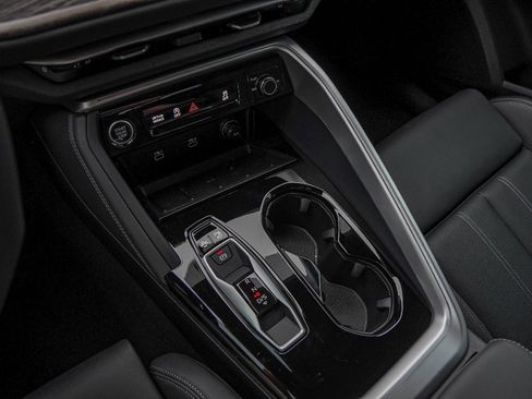 New 2025 Audi Q5 Premium Plus image 12