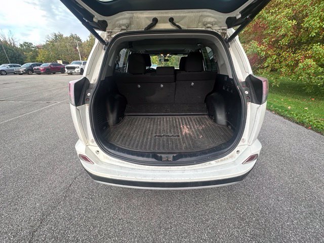 Used 2016 Toyota RAV4 XLE AWD/4WD image 10