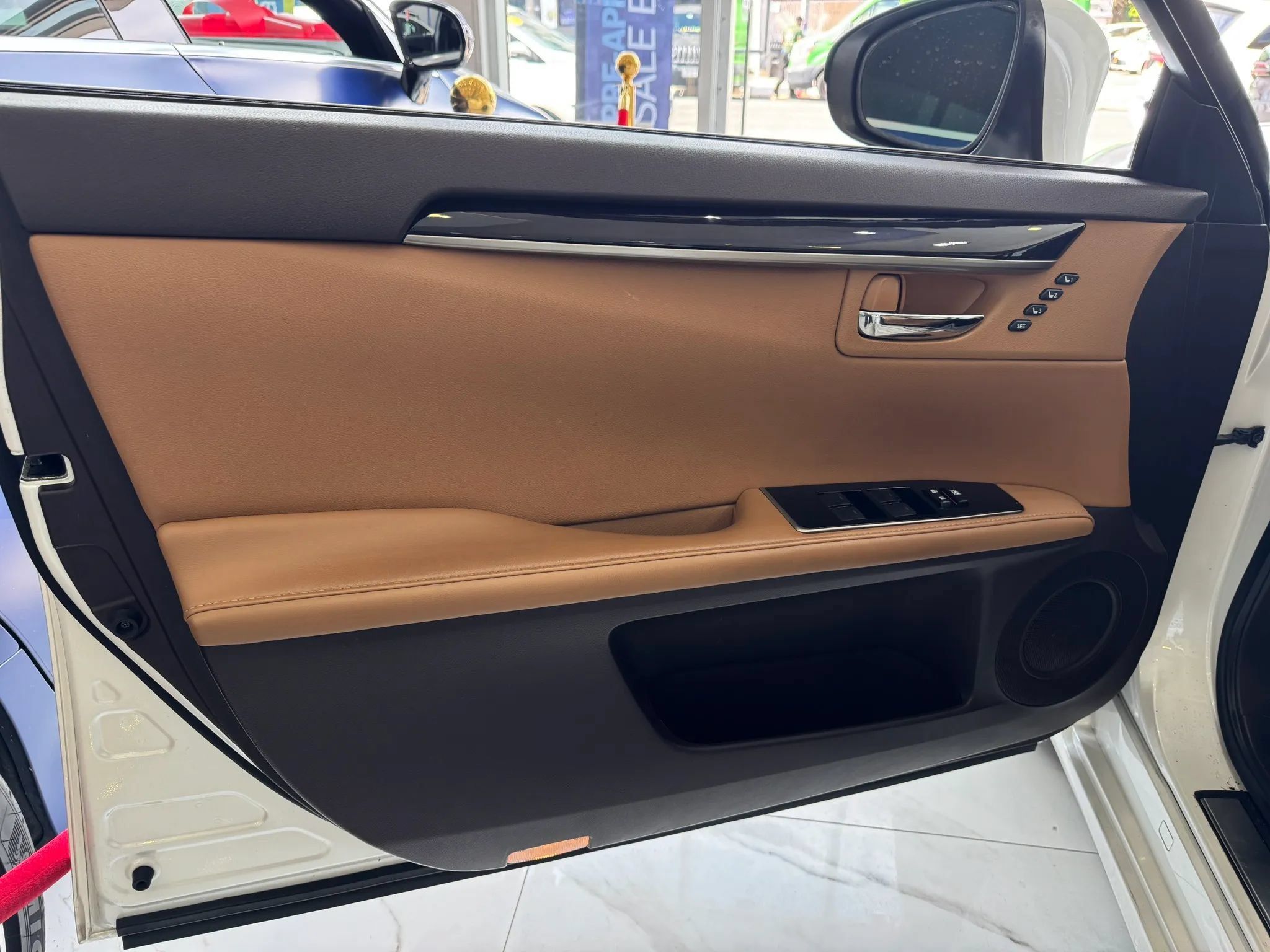 Used 2018 Lexus ES 350 w/ Premier Package FWD image 12