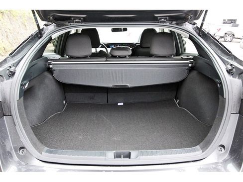 Used 2020 Toyota Prius image 6