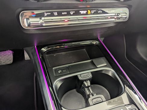 Used 2021 Mercedes-Benz GLB 250 image 43