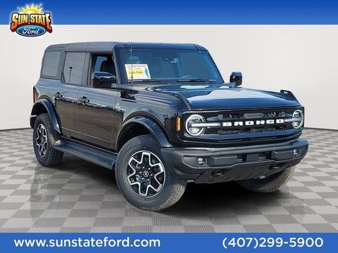 New 2026 Ford Bronco Outer Banks AWD/4WD image 1