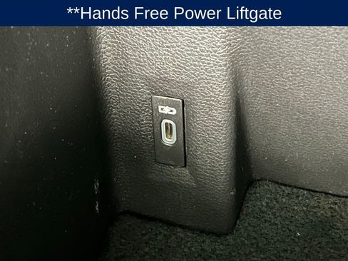 Used 2022 Volkswagen Atlas Cross Sport SEL R-Line image 15