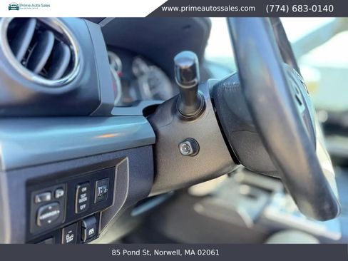 Used 2017 Toyota Tundra Platinum AWD/4WD image 35