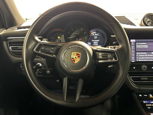 Used 2024 Porsche Macan AWD/4WD image 22