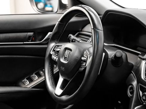 Used 2019 Honda Accord Touring image 13