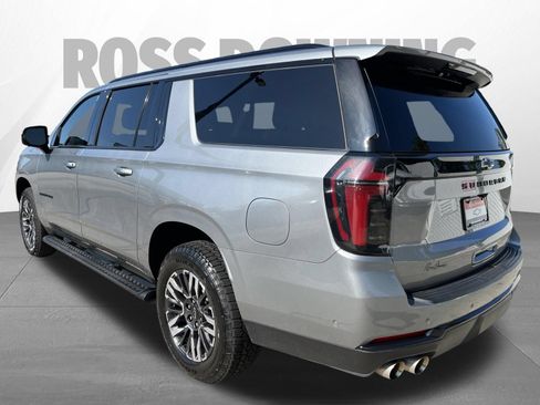 Used 2025 Chevrolet Suburban Z71 AWD/4WD image 6