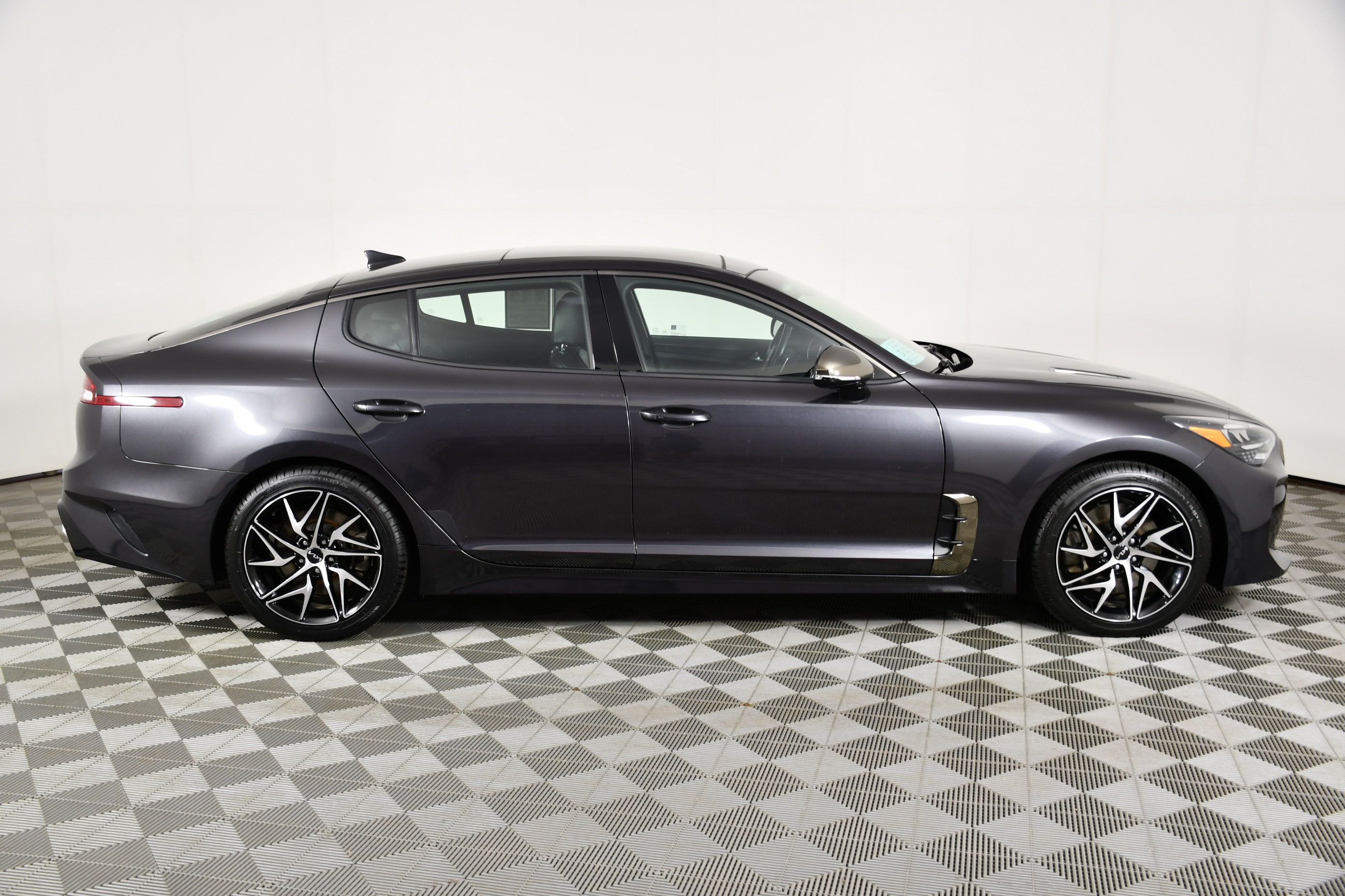 Used 2023 Kia Stinger GT-Line w/ Sun & Sound Package AWD/4WD image 5