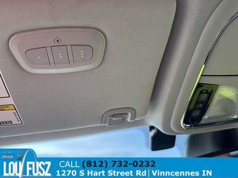 Used 2022 Jeep Cherokee Limited image 19