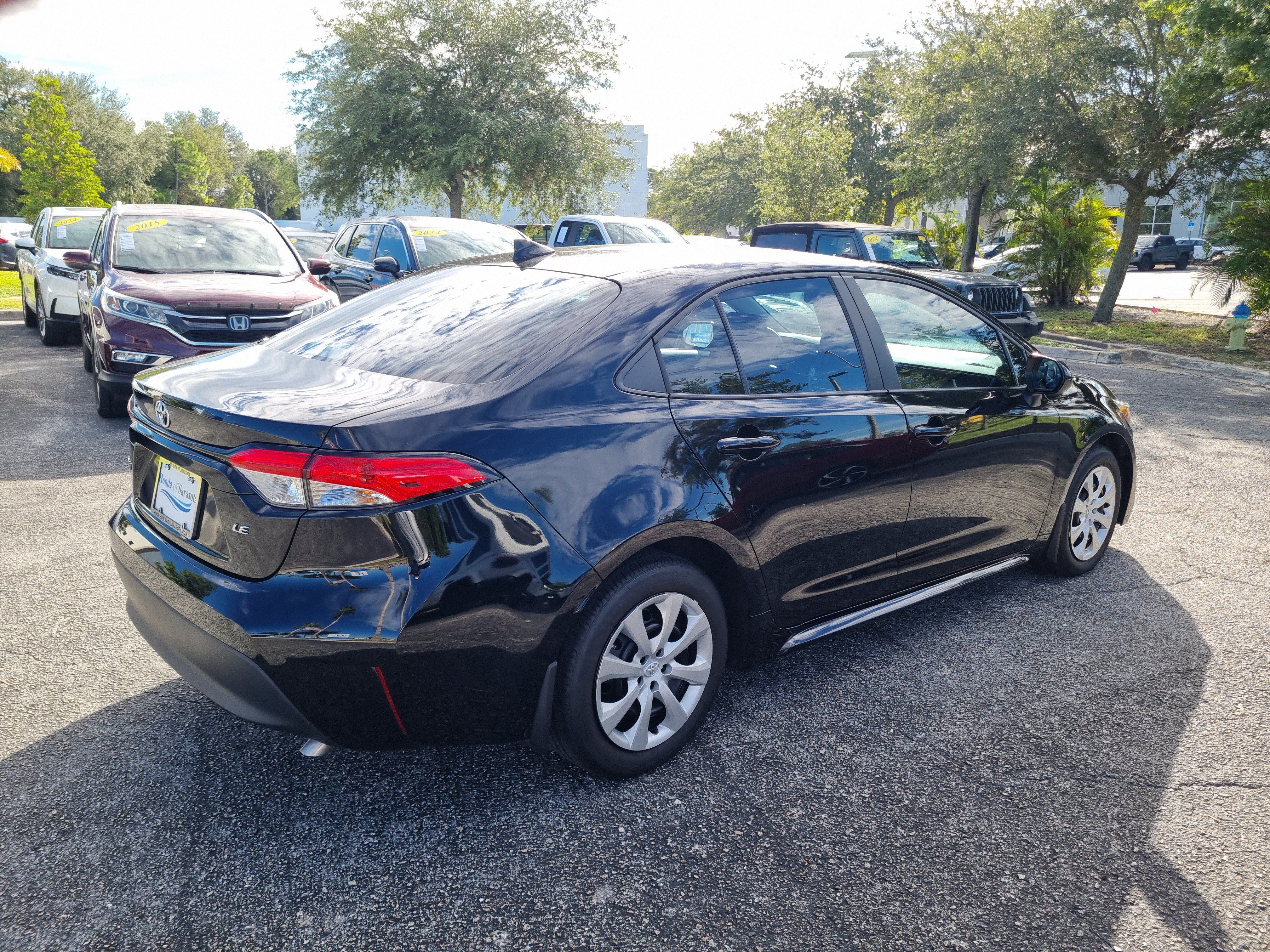 Used 2025 Toyota Corolla LE FWD image 7