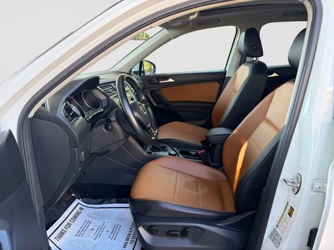 Used 2019 Volkswagen Tiguan SE w/ Panoramic Sunroof Package AWD/4WD image 12