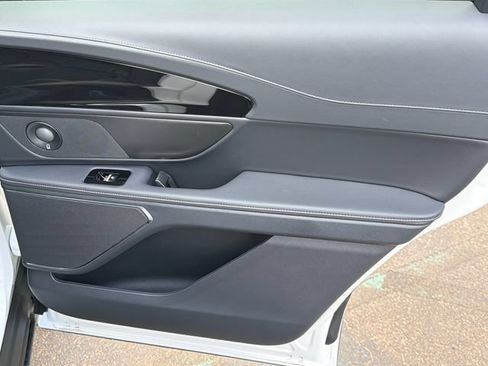 New 2026 Lincoln Nautilus Reserve AWD/4WD image 17