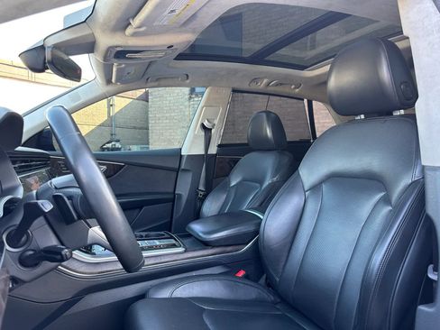 Used 2019 Audi Q8 Prestige w/ Luxury Package AWD/4WD image 15