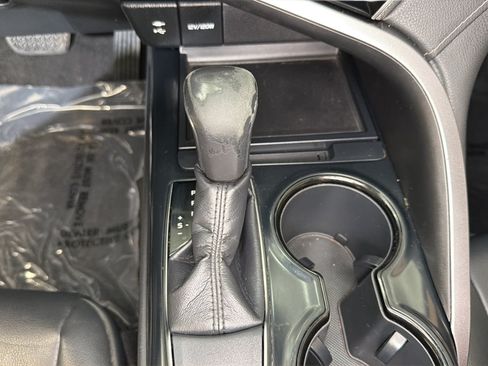 Used 2019 Toyota Camry SE FWD image 22