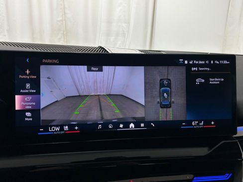 Used 2025 BMW 530i xDrive w/ Premium Package image 16