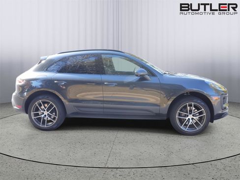 Used 2024 Porsche Macan image 8