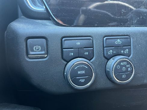 Used 2024 Chevrolet Silverado 2500 LT w/ Convenience Package image 20