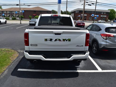 Used 2025 RAM 1500 Limited w/ Off Road Group AWD/4WD image 7