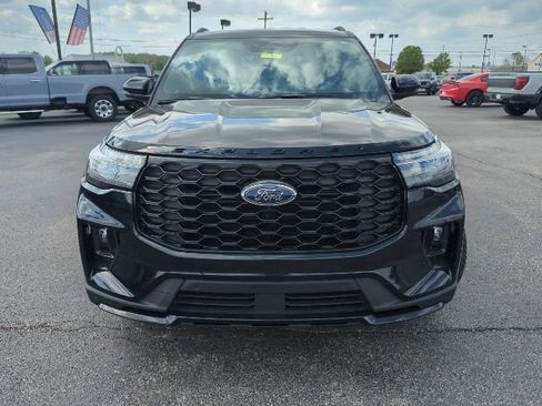 Used 2025 Ford Explorer ST-Line image 3