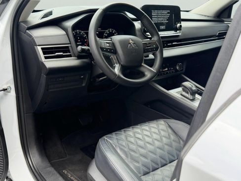 Used 2023 Mitsubishi Outlander SEL FWD image 9