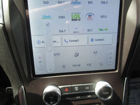Used 2021 Ford Edge ST AWD/4WD image 24