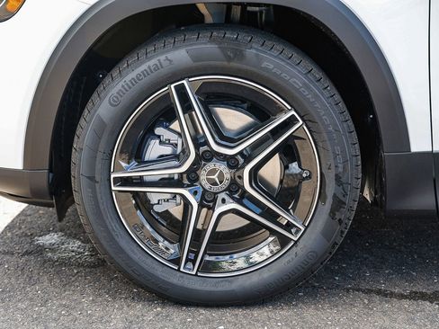 New 2026 Mercedes-Benz GLB 250 image 9