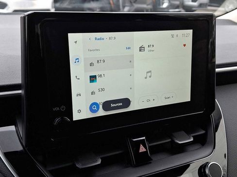 Used 2025 Toyota Corolla LE image 28