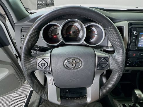 Used 2015 Toyota Tacoma PreRunner image 11
