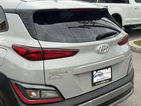 Used 2022 Hyundai Kona SE image 11