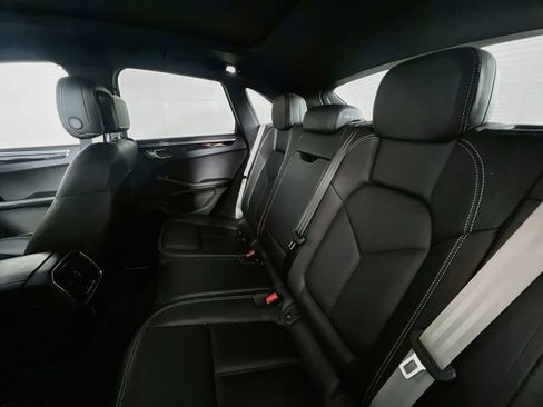 Certified 2024 Porsche Macan S AWD/4WD image 24